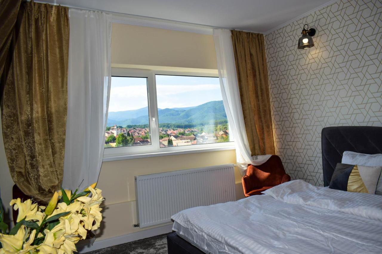 Heltau Jacuzzi Penthouse Cisnadie Екстер'єр фото