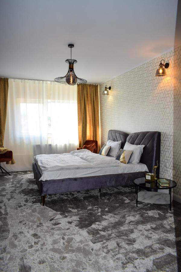 Heltau Jacuzzi Penthouse Cisnadie Екстер'єр фото