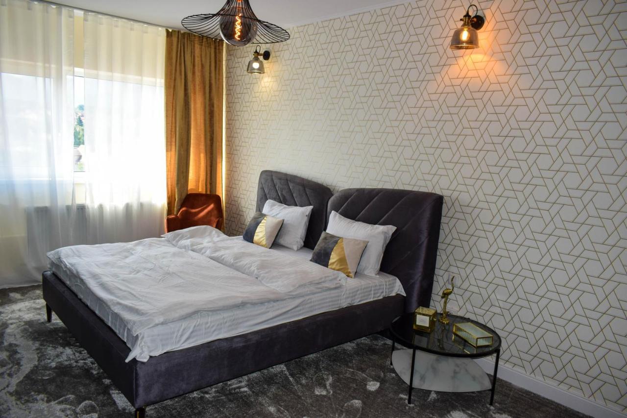 Heltau Jacuzzi Penthouse Cisnadie Екстер'єр фото