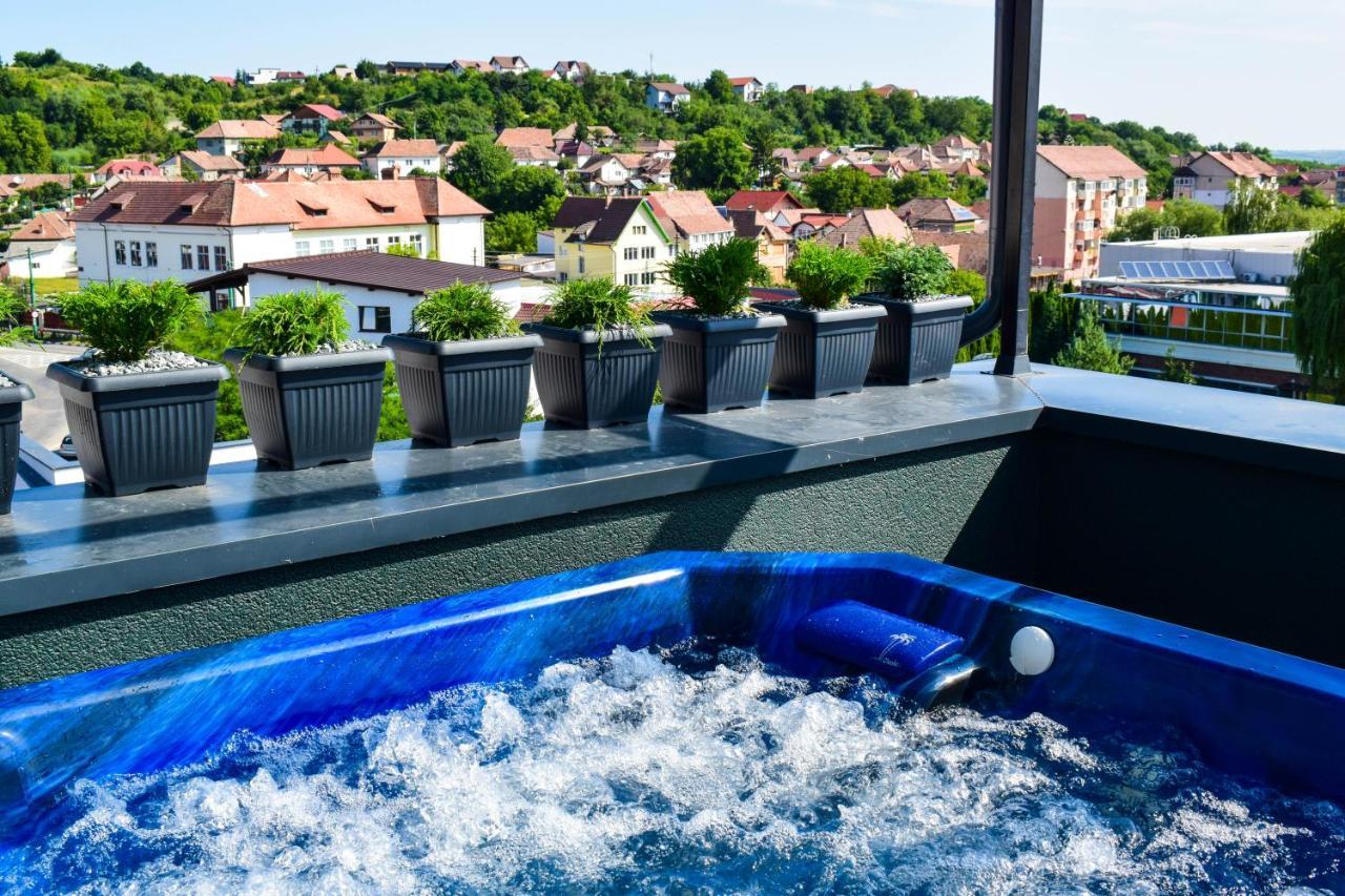 Heltau Jacuzzi Penthouse Cisnadie Екстер'єр фото